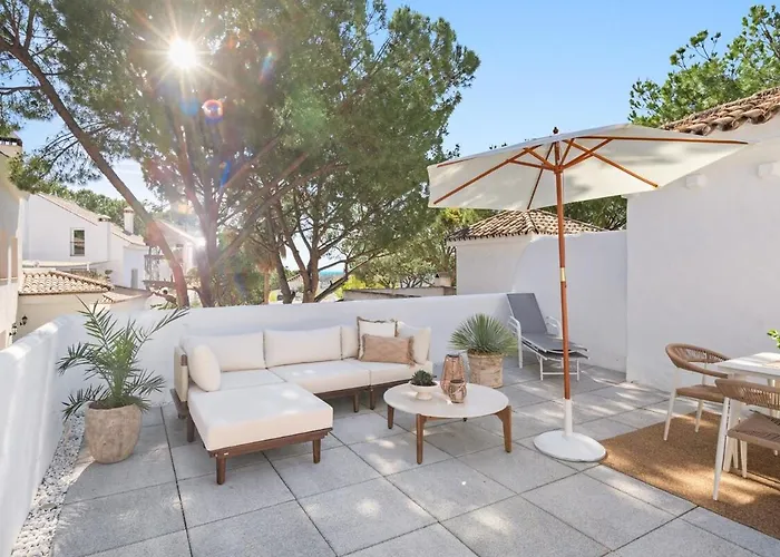 Ph With Rooftop Terrace Views Aloha Golf Rdr489