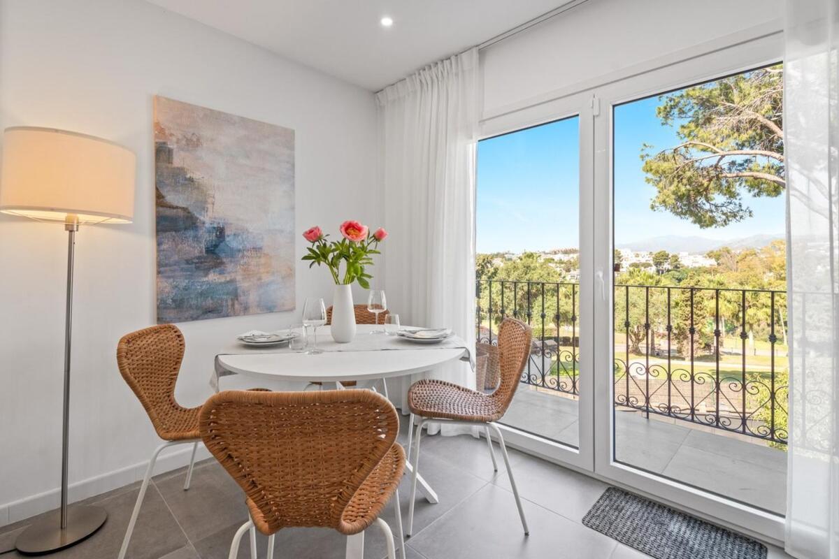 Ph With Rooftop Terrace Views Aloha Golf Rdr489 *